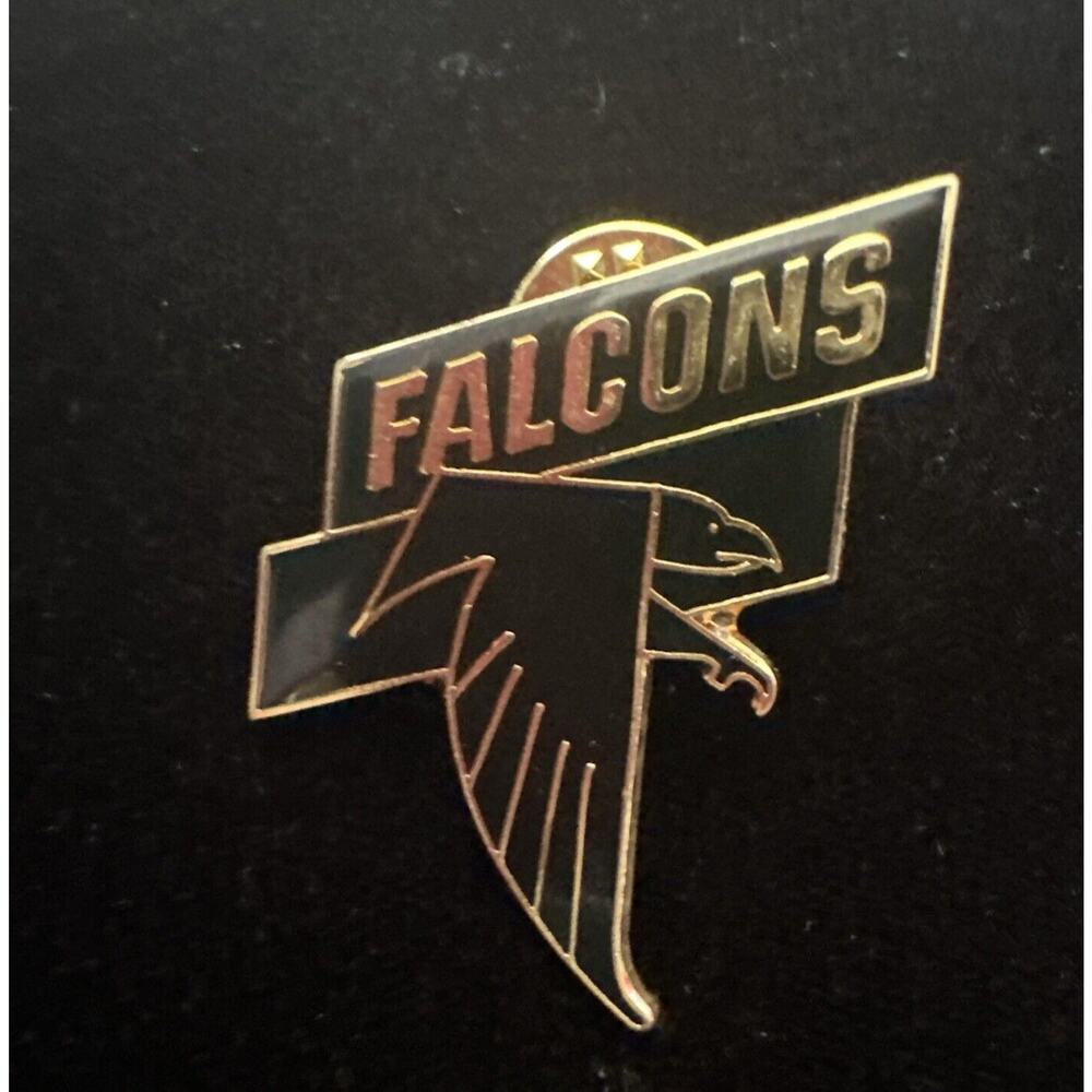 Atlanta Falcons Football Pin Peter David 1993 Vintage Lapel Pin Black & Gold 1”